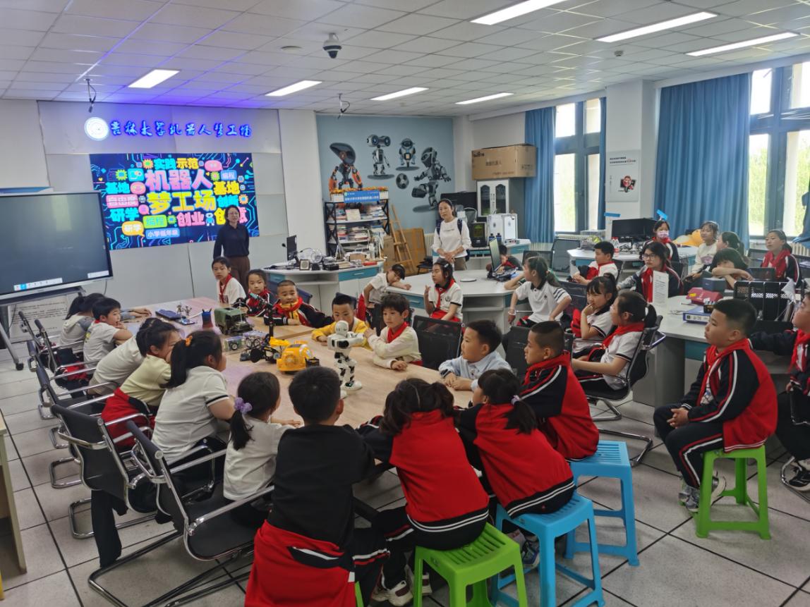 农安县第二实验小学师生再次走进吉林大学校园 ——吉林大学社会公益培训•科学教育系列